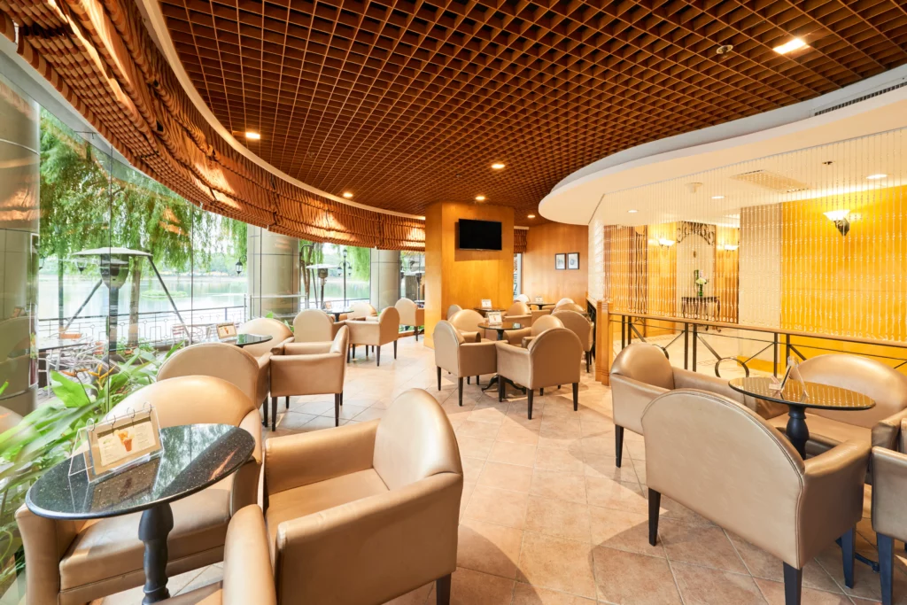 Lobby bar 1